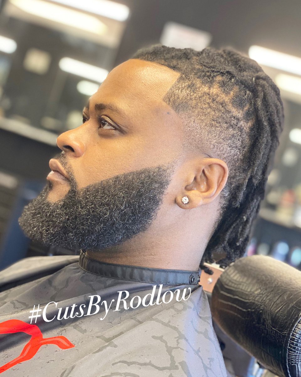 RodneyWhitlow's tweet photo. Know Yourself, Know Your Purpose, Love Yourself &amp; Believe In Yourself ❗️ #CutsByRodlow 💈 #RodlowDaBarber #TeamImpeccable 👈🏾 #ImpeccableBarbersAndStylist 🏆 #HouseHoldName #TheProofIsInThePudding #ToledoBarber #OhioBarber https://t.co/q5eQ9XAmFH