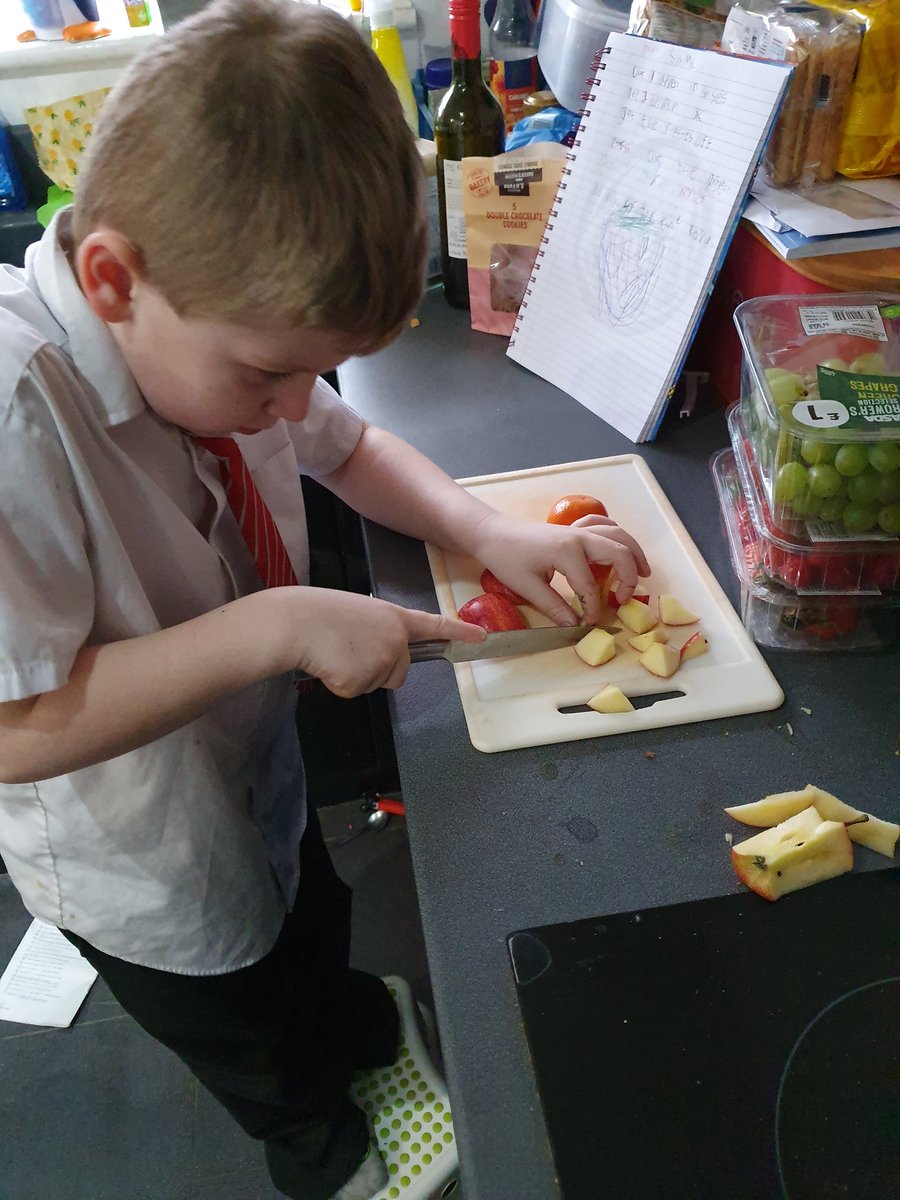 KatieF26's tweet photo. @ClassOneMrsL1  Thomas wrote a recipe and made himself and brothers a healthy fruit salad for dessert whilst telling James everything he'd learned in school 😍 https://t.co/anXTY7BcX7