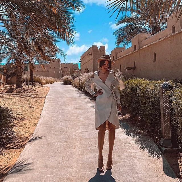 EsseVie's tweet photo. @moodlamode looking amazing in the Danea dress ✨ Shop now online #essevie #essevielondon https://t.co/i5J9XmsJq9 https://t.co/ckdE6o8H7g