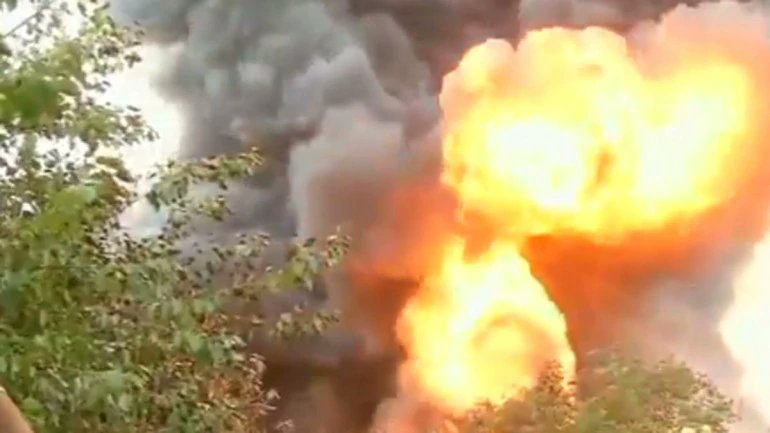 GulistanNewsTV's tweet image. Tamil Nadu: Fire breaks out at oil warehouse in Madhavaram area in chennai.
#tamilnadu #firebreaks #Chennai