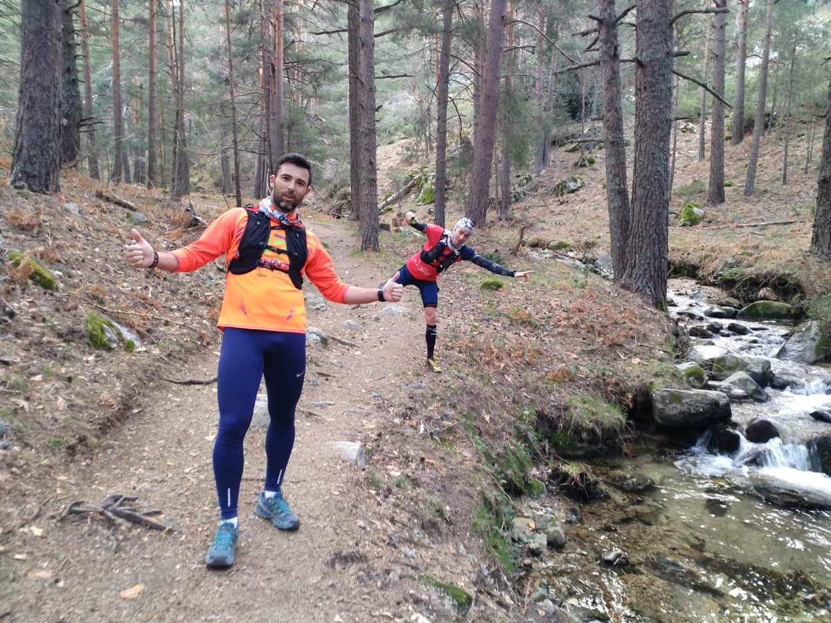 adpomal's tweet image. Nuestros compis han estado entrenando en montaña🏔
Día de #TrailRunning por la #BolaDelMundo 🏃🏻‍♂️
#AdPomal #Alcorcón