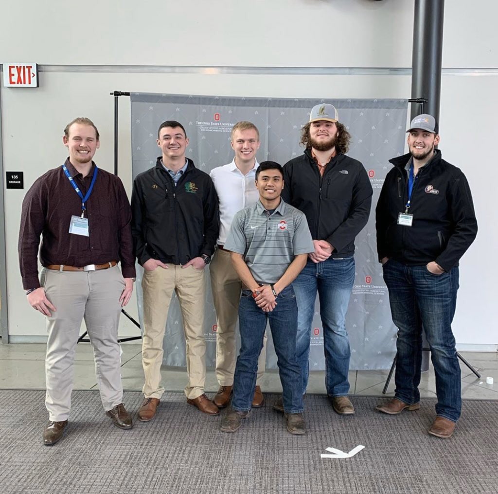 AGRBeta's tweet image. Youth Leadership Conference 2020! It was great to meet and talk to such an amazing group of young professionals. Thank you to Sigma Alpha and all who helped!
•
•
•
#RushAGR #ToMakeBetterMen #AlphaGammaRho
#OhioState 
#GoGreek
#GreekLife
#OsuGreekLife
