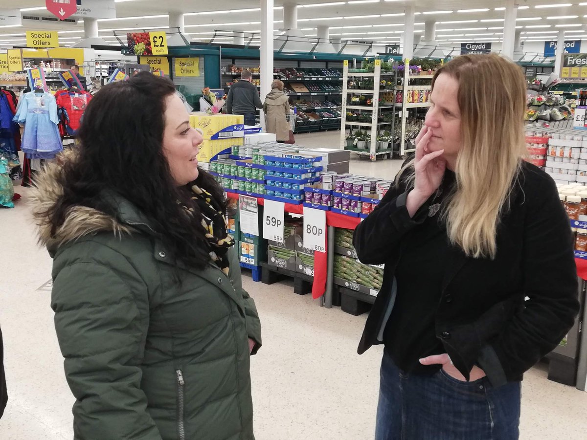 BethWinterCynon's tweet photo. This morning @VikkiHowells and I joined volunteers at the Rhondda Cynon Taff Flood Relief Appeal in @Tesco Aberdare. Uplifted to see so much generosity. Donate today before 5pm at their Aberdare or Pontypridd stores.🥫🥫

@cynonvalleynews https://t.co/UmZB7NwwUS