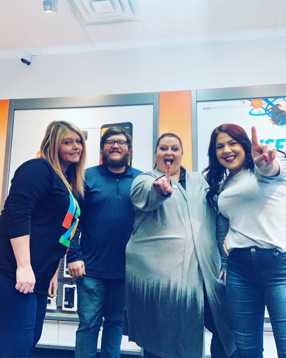 Prestonsburg crew is READY to talk AT&amp;T TV! 👏🏻👏🏻 already pros on demo! Going into March with that #1 mentality!!! ☘️☘️☘️