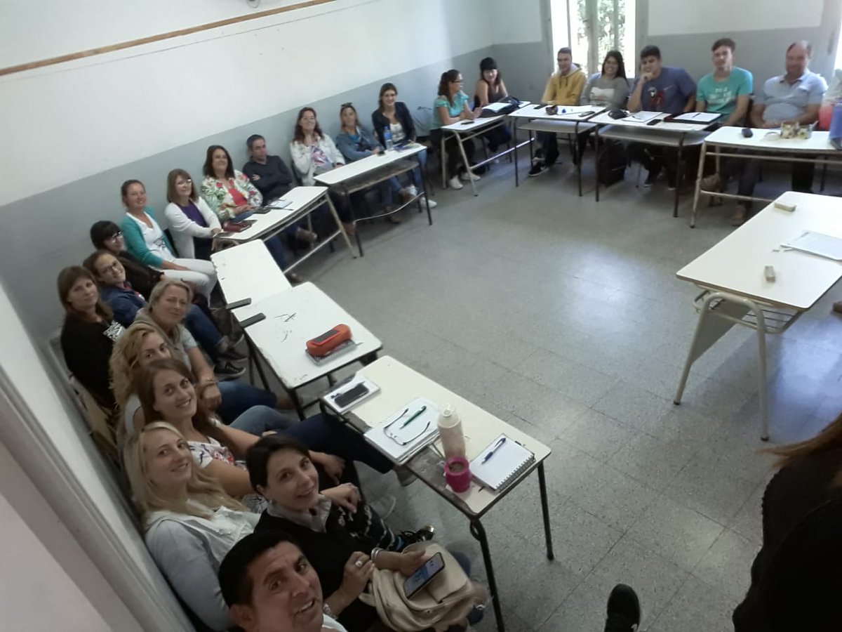 AppellaClaudia's tweet photo. Jornadas Institucionales en ES N° 9, 10 y 12. 9 de Julio. Región 15.
Repensar y conceptualizar para enseñar cada día mejor y que todos y todas nuestros/as estudiantes aprendan cada día más!!! 
@ClaudiaBracchi1 @BAeducacion @SecundariaDGCYE @trottanico https://t.co/c0eFze5ATF