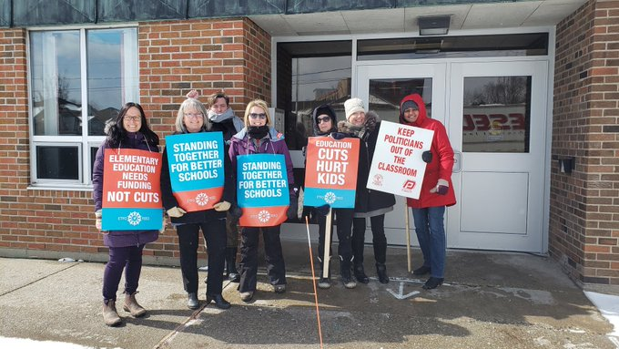 kethomps13's tweet photo. @GEETFO @ETFOeducators   Support Staff in Grand Erie yesterday standing up for our students! #Istrikebecause #CutsHurtKids https://t.co/U8MnYckFMt