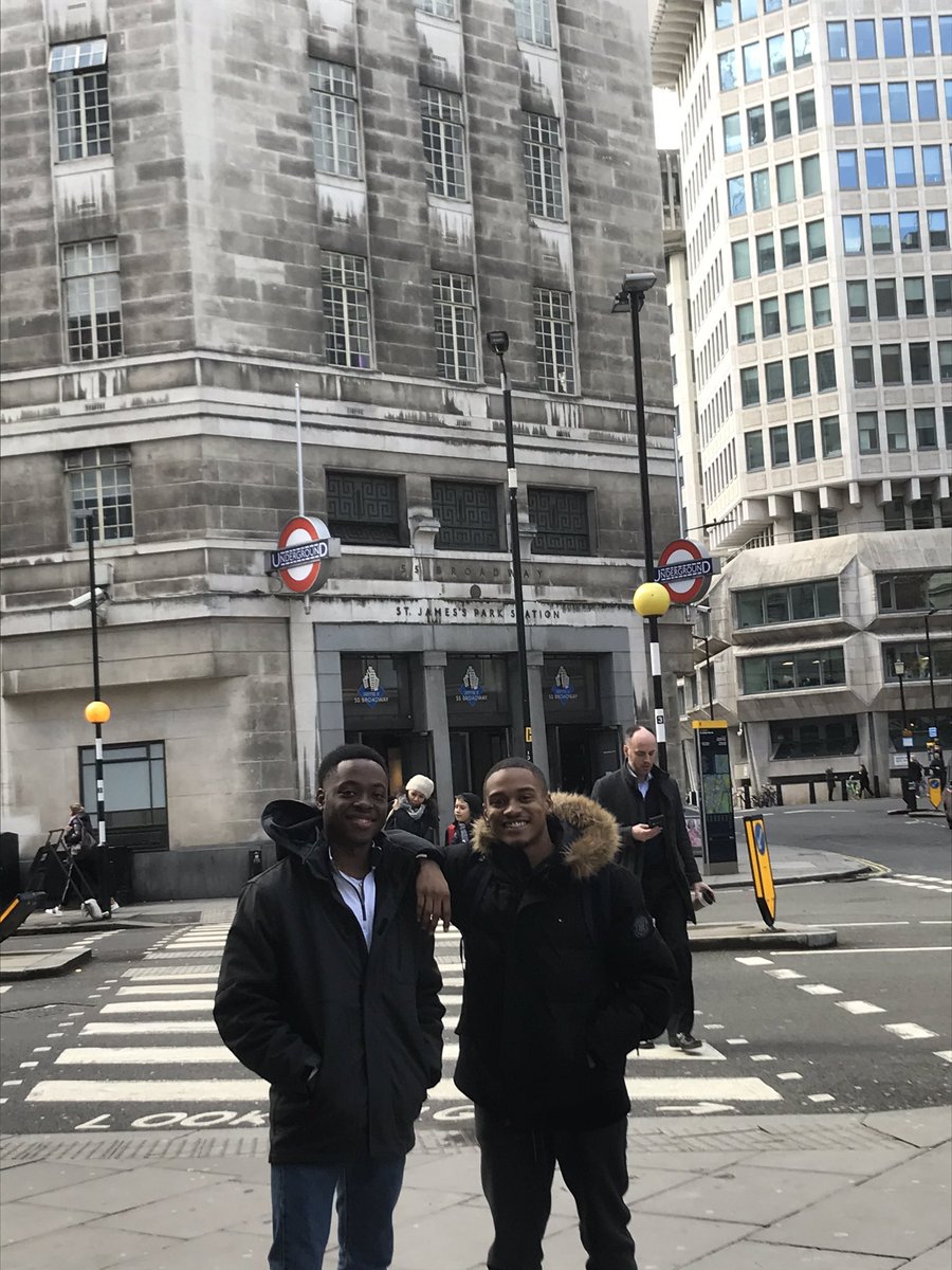 dryantonucci's tweet photo. Walking London @widenersba study abroad  took first tube ride. Emerged in culture. https://t.co/FyLQdQTqAT