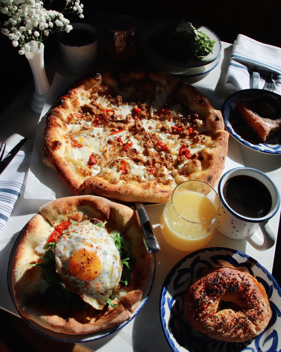 Hall S Pizza Kitchen On Twitter The Brunch Table Is Set We Re Ready For You To Brunch With Us Thehallsinthealley Midtown Okc Until 11p
