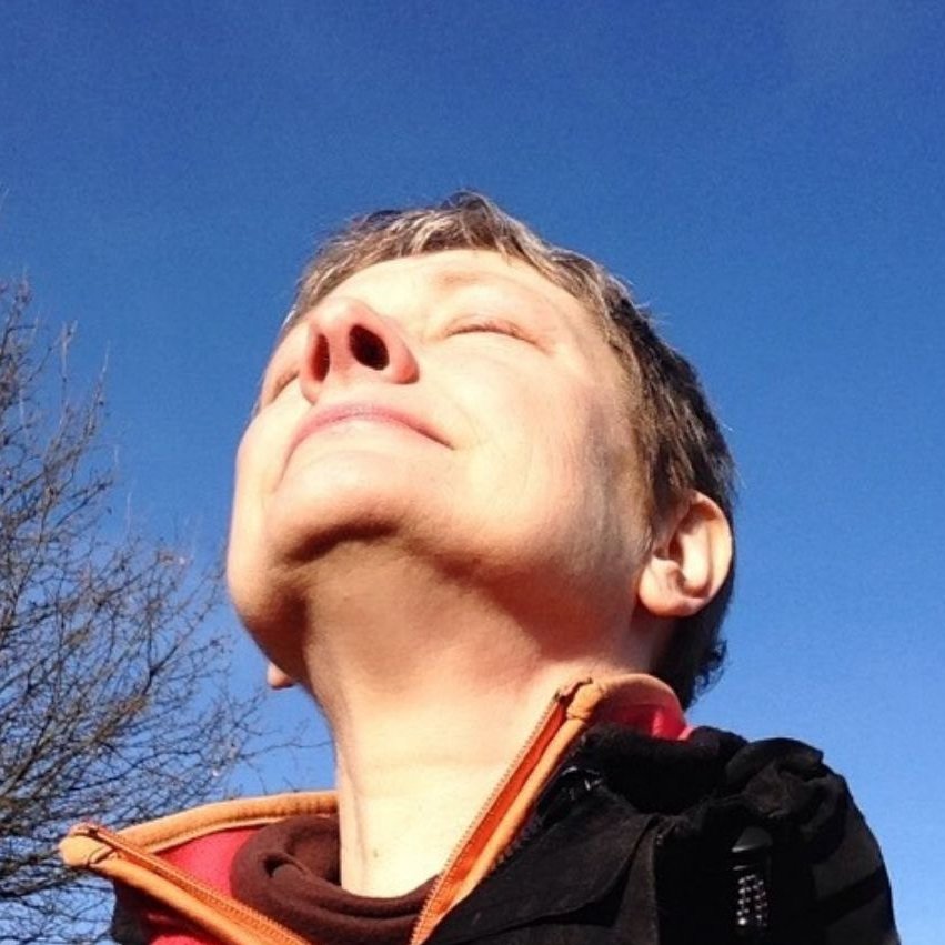 Lasst euch doch nicht so verrückt machen wegen dem #CoronaVirusDE . Ihr braucht eine besonderen Desinfektionsmittel, sorgt für ein gutes Immunsystem und alles ist gut. Sonne tanken ist auch prima, so wie hier:

instagram.com/p/B8_1qvLieU1/…