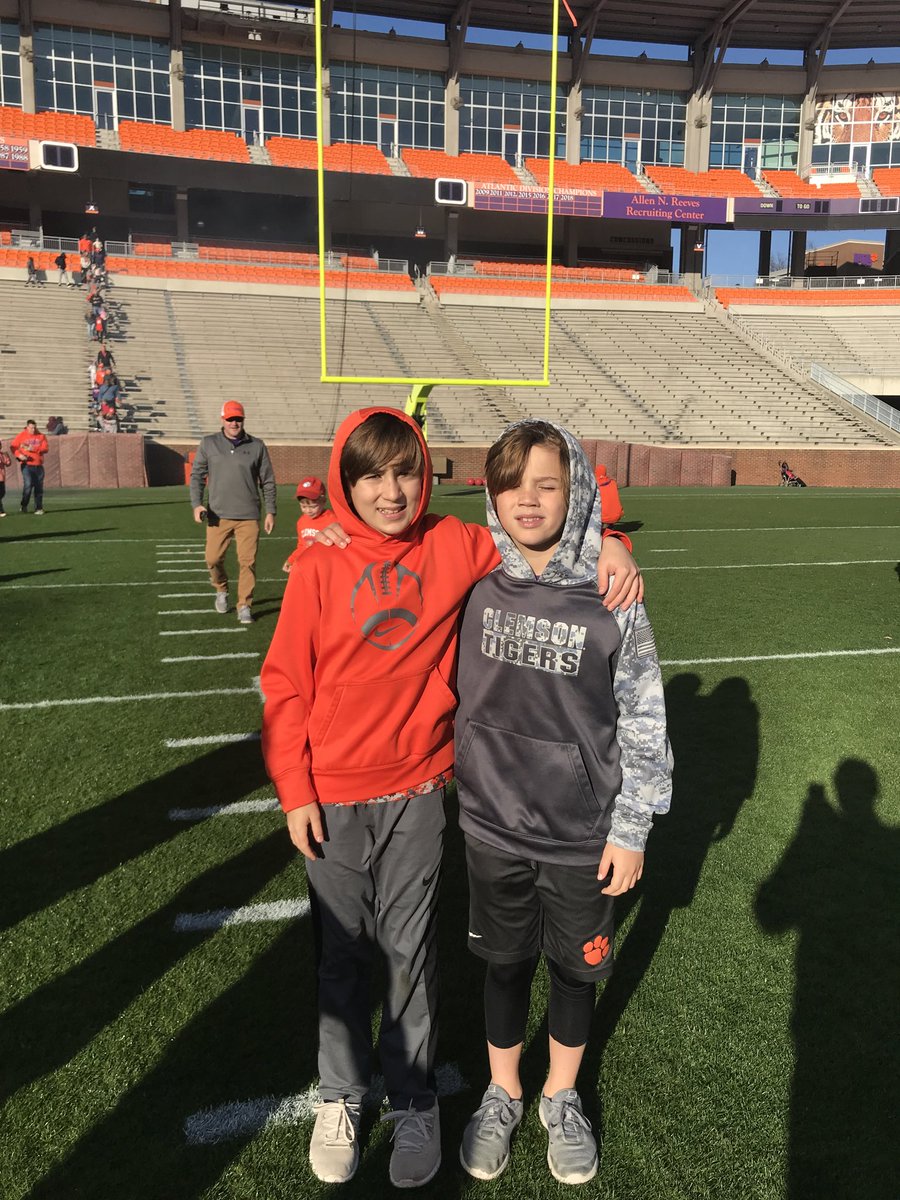 LucasClamp's tweet photo. Getting ready to enjoy a day in Death Valley with #apdeclemson All Pro Dads Event #lovetheboys https://t.co/ZQPx4kDSTZ