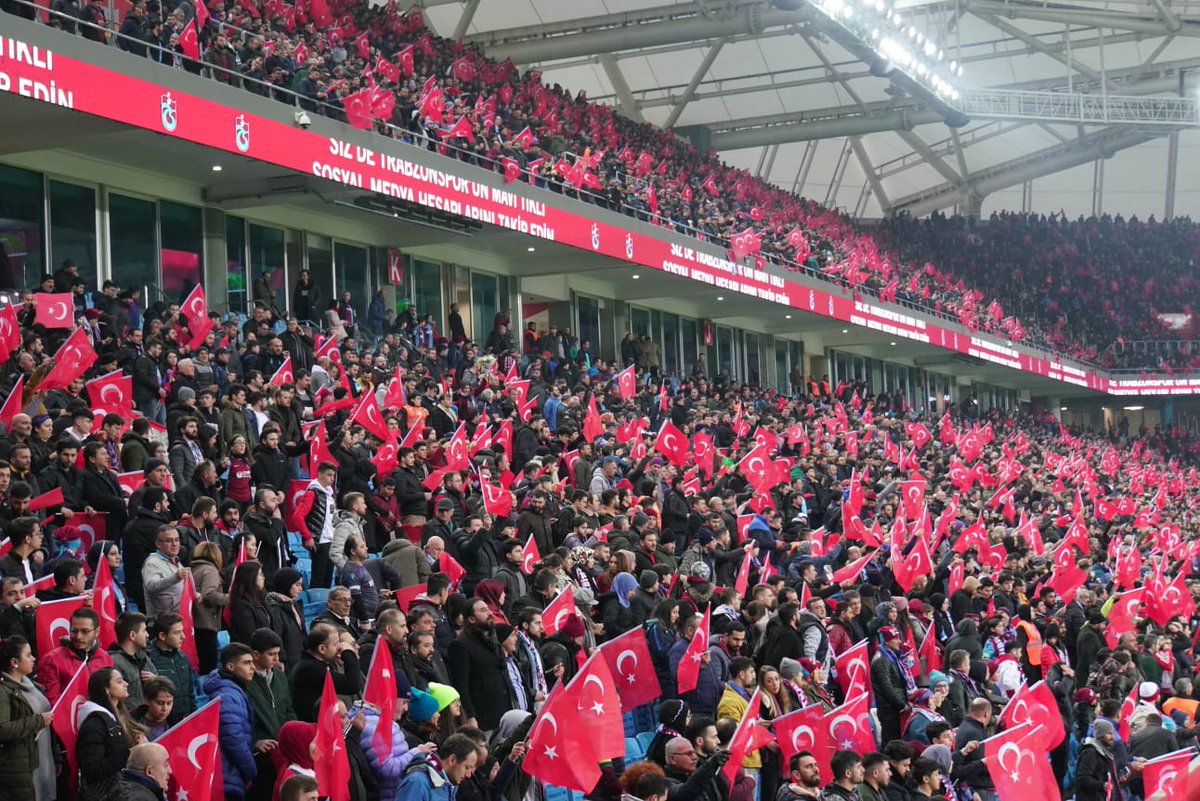 Trabzonspor's tweet photo. “BİR” ÖLÜR “BİN” DİRİLİRİZ 👊

Ebediyen varolsun Türkiye Cumhuriyeti! 🇹🇷

#KahramanTürkAskerleri #MehmetciğimizinYanındayız https://t.co/sWhmnDNpi4