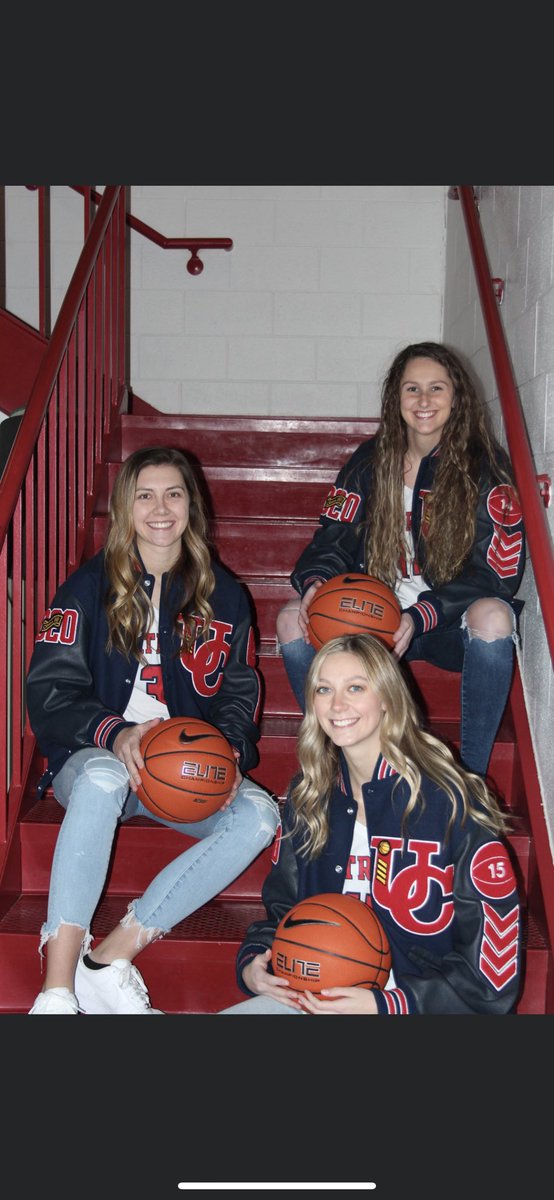 Ucwbb's tweet photo. Today we honor these 3 beautiful, talented and successful seniors! We appreciate everything you’ve done for our program! We’ll always be rooting for you guys! Your UC WBB family is SO proud of you !! Congrats 🥳🔴🔵🏀 let’s take care of business today! https://t.co/EEeNcMIMdg
