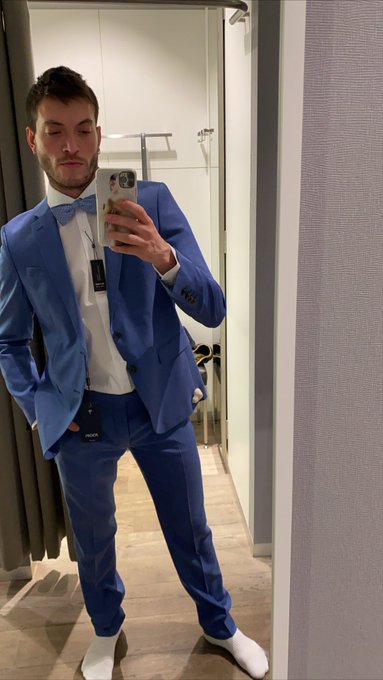 2 pic. Gonna buy this one ? #meininsuit #gayinsuit https://t.co/IGEcdbEIsl