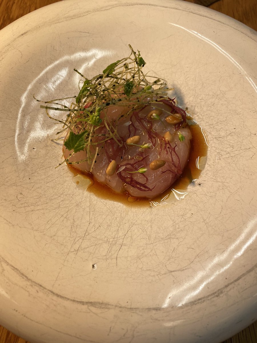 JimmyGoodyear1's tweet photo. Development in progress for the first Hidden Supper club @hide_restaurant March 29.  Seaweed cured bream, caramelised cream infused with toasted pine nuts and a kelp reduction https://t.co/AKT06GyWgg #london  #hideabove #hiddensupperclub https://t.co/dGOBhHlV7Y