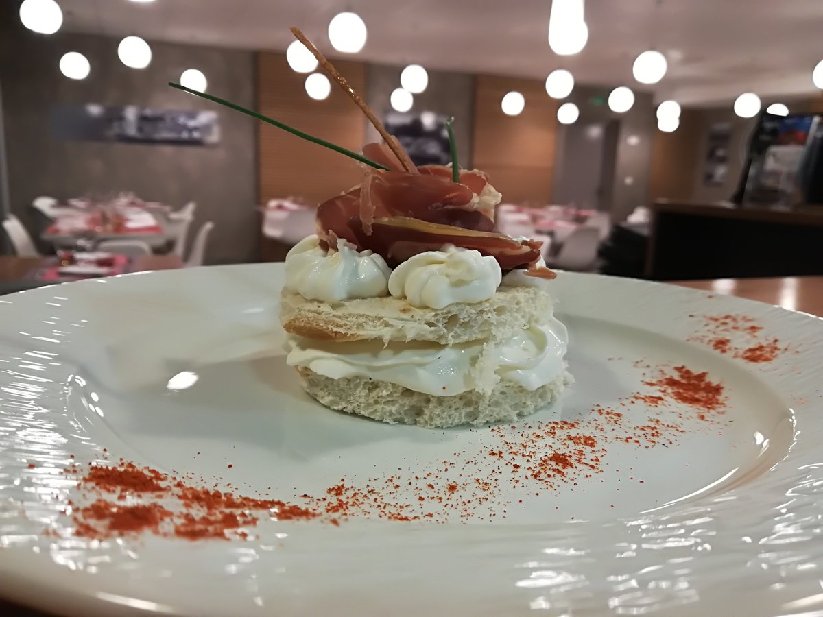 PortdeDecize's tweet photo. 🔜 N'oubliez pas demain c'est la fête des grands mères ! 💐
Faites plaisir à la vôtre et venez déjeuner en famille au Port de Decize 🍴
☎️ Réservation au 03 73 15 00 00 https://t.co/3a10dwyMsN