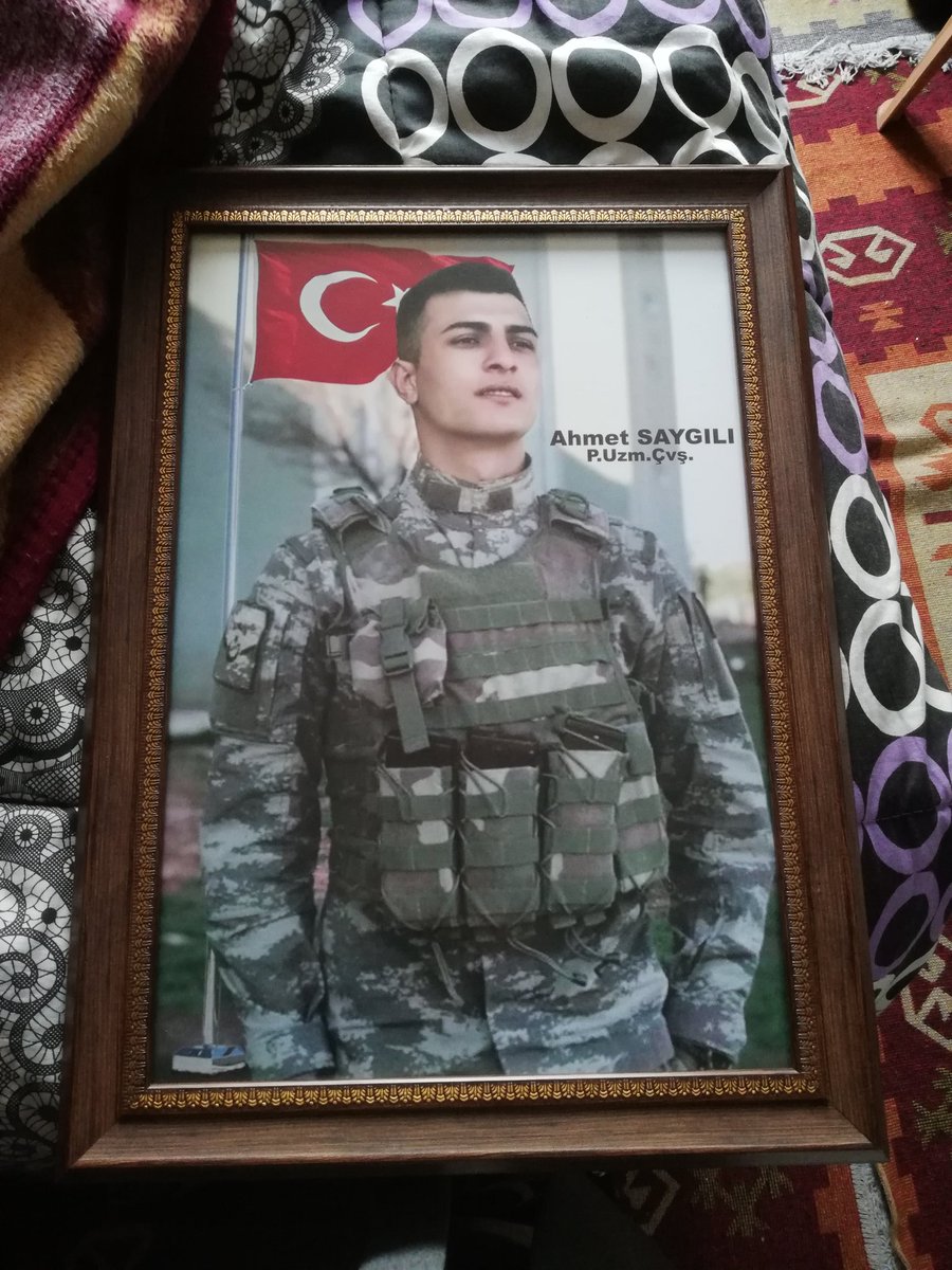 sehidegnc's tweet photo. Yüreğine, resimlere sığmayan yiğitliğini tabuta, tabloya sığdırdılar yiğidim mekanın cennet olsun 🇹🇷🤲 #Kahramanmaraş #sehitlermizvar https://t.co/nGGuHBKEzK