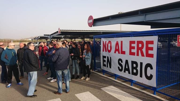 murciaplaza_'s tweet photo. Los trabajadores de Sabic temen un progresivo traslado a Asia https://t.co/Fk3jNjSi83 https://t.co/6TUnBkbw1E