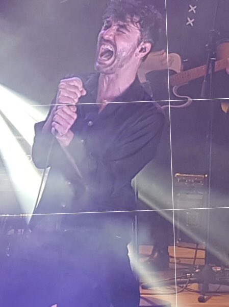 SeguimosaSean's tweet photo. Grandioso concierto ayer en @kafeantzokia Bilbao de @secondmusic @Eo_Musica con una entrega brutal del grupo y del público nada más pisar el escenario y hasta el final!! Grande @FerIndj por mandarnos sus fotografías!!
#hayqvolver #MiraALaGente
#anillosyraices 
@KonradPS https://t.co/48tU43SIL5