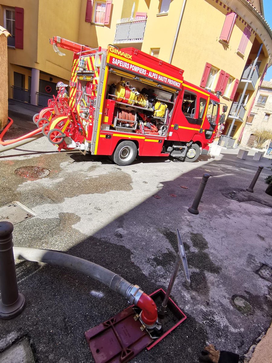 Pompiers 04 tweet media