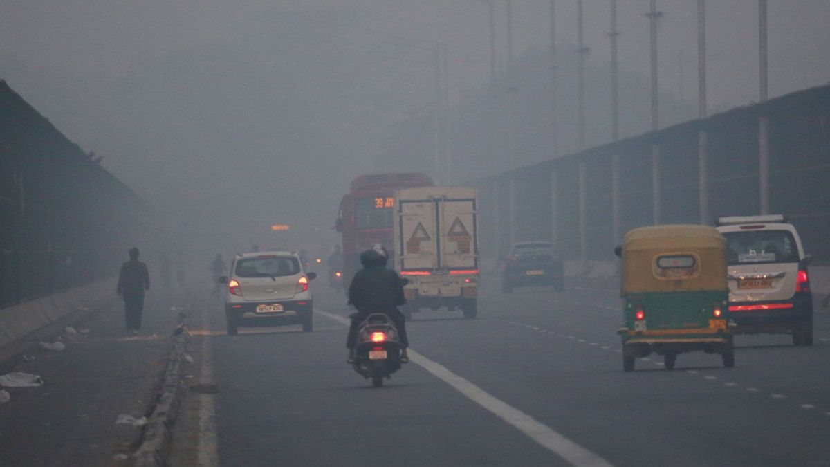 CPR_India's tweet photo. #CPRDialogues2020 How can Delhi govt keep its #AirPollution promises? @santoshharish1 @NavrozDubash: AAP must act strategically in its jurisdiction,build support for costly/inconvenient action,coordinate with neighbour states &amp; parties https://t.co/tmj8DRnOlw @ThePrintIndia https://t.co/UfPYjbMTzf