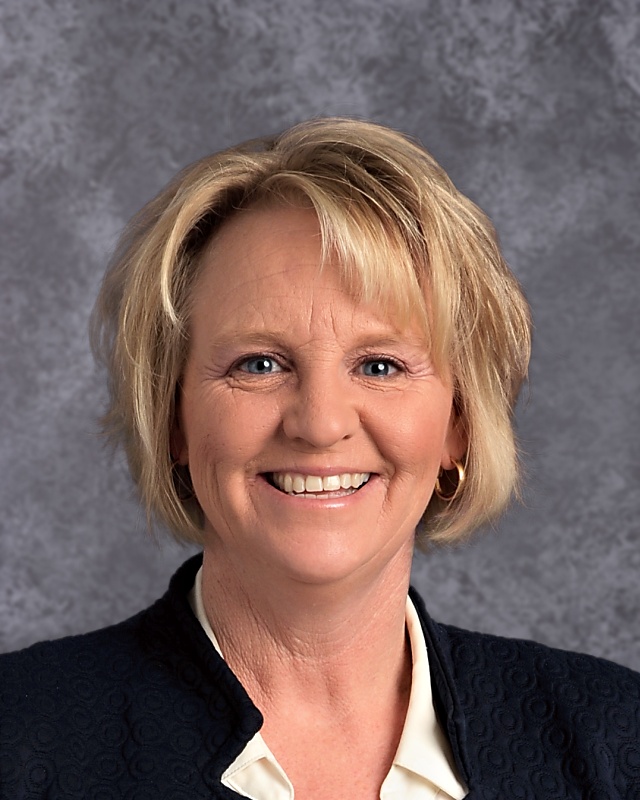 michavenstrite's tweet photo. Yesterday during classroom visits, a room of first graders was surprised to learn my first name was not Mrs.  I asked them to guess my first name (#riskymove).  One little friend blurted out "Cindy Lou Who."  🤣🤣🤣 #lovemylittles #principallife https://t.co/aaxsQe4v81