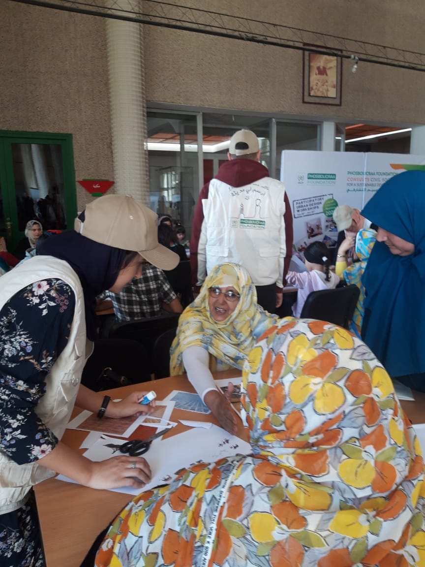 Phos_Foundation's tweet photo. Photos exibition and workshops in Palais des Congrรจs in #Laayoune, #Morocco as part of the 2nd edition of " Dessine-moi une ville". Everyone is involved to draw a better city. #DMUV #empoweringcommunities https://t.co/caJRwt9U8q