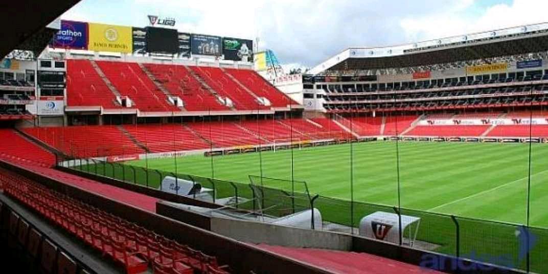 LocasDelPozo's tweet photo. Para prevenir Contagios de #CoronavirusenEcuador 
el Partido de BARCELONA SC con @LDUPoficial se jugará sin publicó.

Bueno aunque la @LDU_Oficial
y nuestro Equipo,
Nos hemos adelantamos, antes que llegue el #coronavirusec

Por eso esque no vamos al estadio..
#Guayaquil https://t.co/WDyUxks9CX