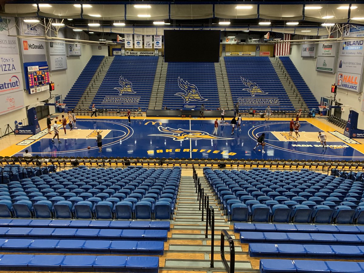 EdPosaski's tweet image. 💪💪⁦@NMStateMBB⁩ putting in the work before the final ⁦@WACsports⁩ regular season road game looking for #18 in a row. Hope to see ⁦@NMStateAggies⁩ Nation come out &amp;amp; be heard in Bakersfield.  #AggieUp #RoadWarriors