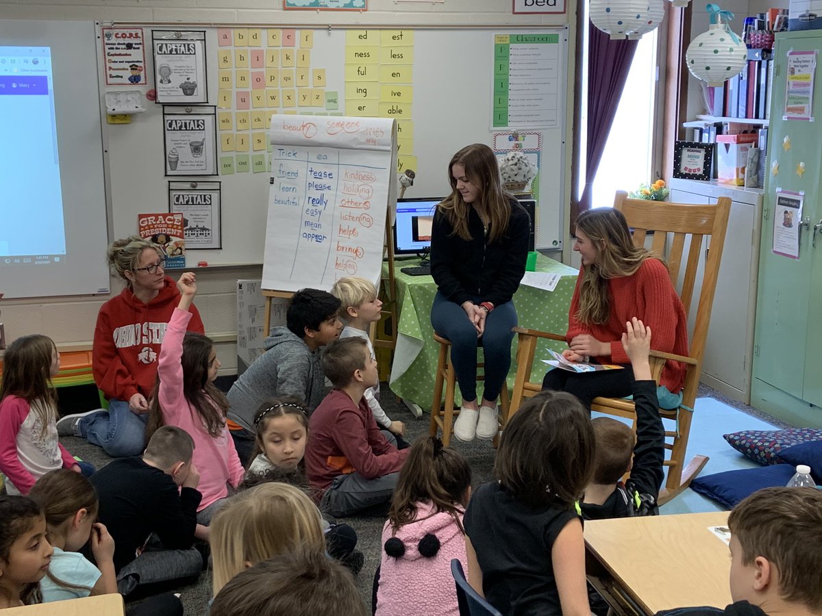 MrsPinneySCS's tweet photo. Our 2nd week with these amazing SHS lady athletes reading our 2nd graders.  Im not sure who was more excited; the kids or the girls to come back to visit!  They learned from each other.  Thanks Alli &amp; Alexa!💚📖@secondandseven #readersandleaders https://t.co/BT3z2WhhhM