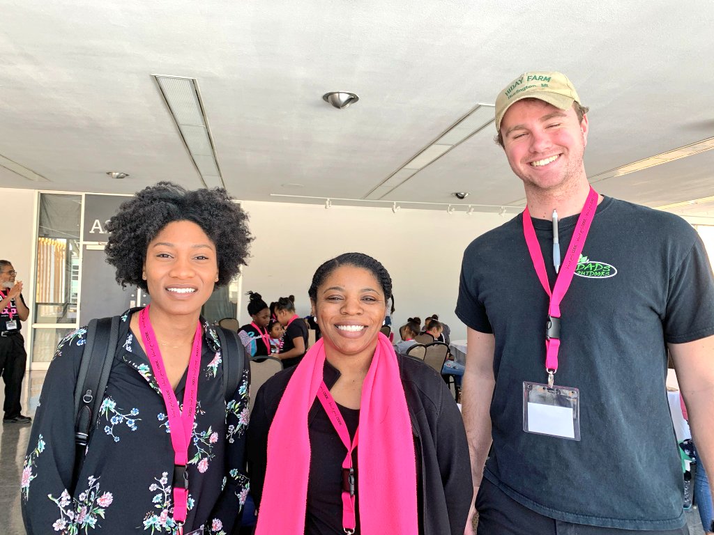 Black Girls Code volunteers are the best! We couldn't do this without their dedication and hard work! <a href="/LawrenceTechU/">Lawrence Tech</a> #FutureTechBoss #BGCDET2020