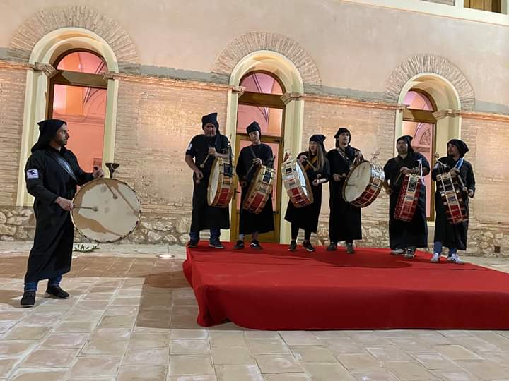 El @AyuntamientMula y nuestra asociación presentan el cartel oficial de la noche de los tambores. Los oficiales para #Alcorisa han demostrado algo de lo que han preparado para la próximas jornadas. #MulaSuena