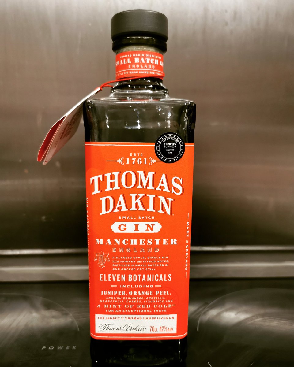 TheGinBlogger1's tweet photo. Tonight's first drink is @ThomasDakinGin. I was introduced to it by a friend. I like its citrus taste followed by a spicy aftertaste #gin #lovegin #thomasdakingin https://t.co/rOqob8j21x