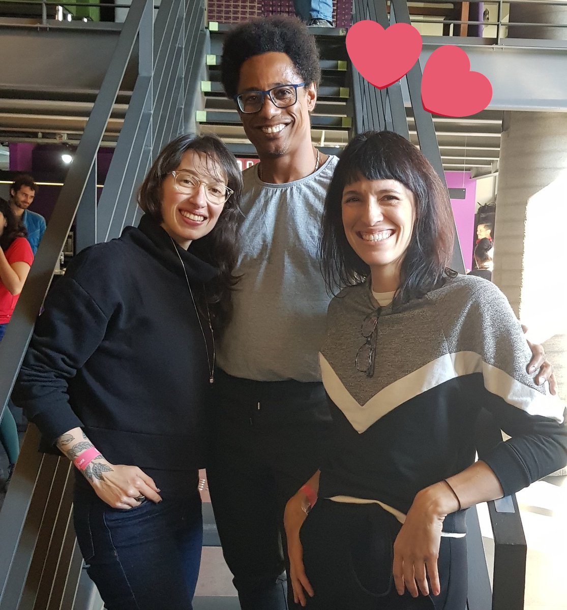 interfaceando's tweet image. Pronto! Tudo está em seu lugar outra vez. Com as queridas @izabeladefatima e @elisavolpato, durante o #wiad2020.