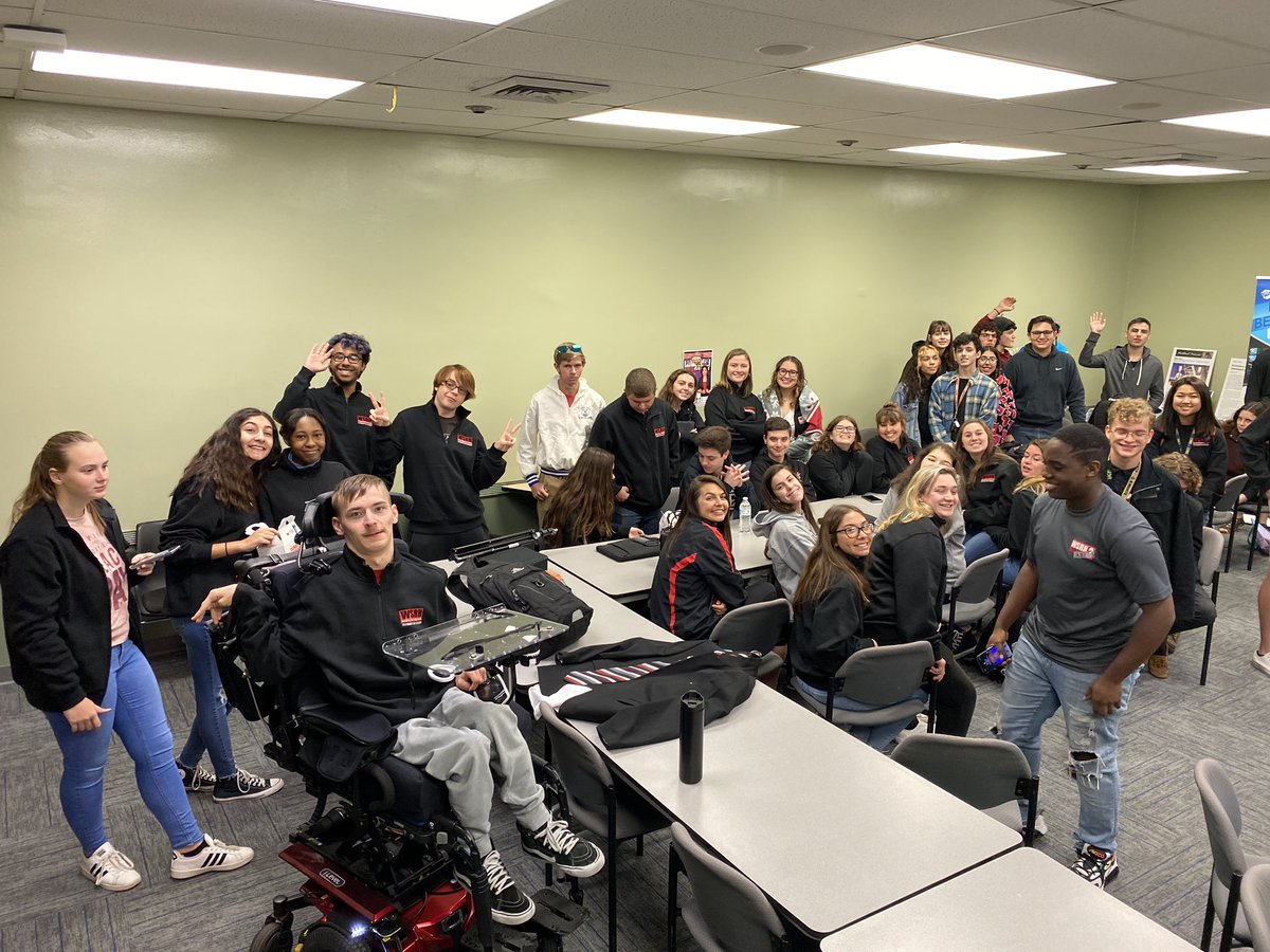 shortcutstv's tweet photo. @cchsctv, @wmsdtv and @SeminoleRidgeTV here at @BECONTV for an @STNNOW Crazy 8 practice!
#AlwaysGrinding #AlwaysImproving #SouthFloridaProud #StrongerTogether #WatchOutDC
#SouthFlorida #StudentFilm #HighSchool #Journalism #soflo #film @CooperCityHigh @browardschools https://t.co/EHKB2zGM82