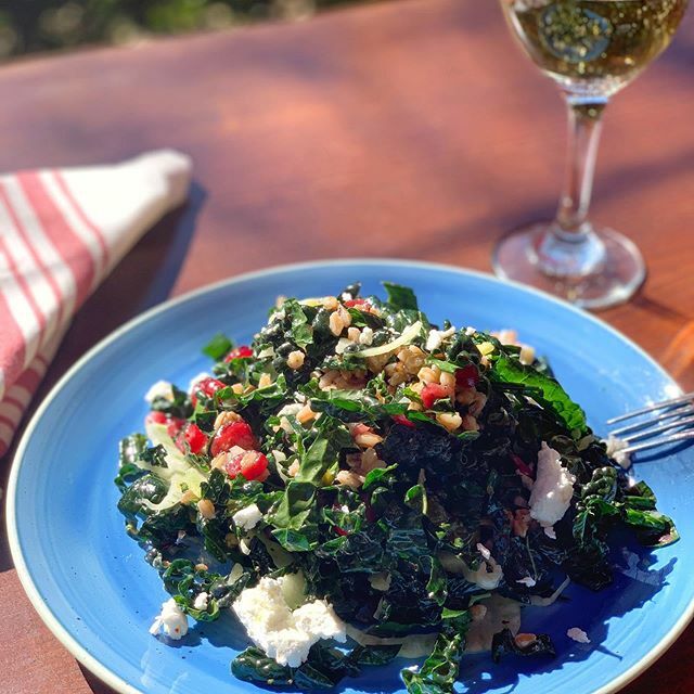 The Kale Salad is back!  Chopped #lacinatokale with fennel, goat cheese and pomegranate with citrus vinaigrette.  Add some avocado and chicken for a perfect light meal. (A glass of wine would be just fine too!). #vegetarianfare #lighterfare #eatyourveggi… ift.tt/3ck9kJp