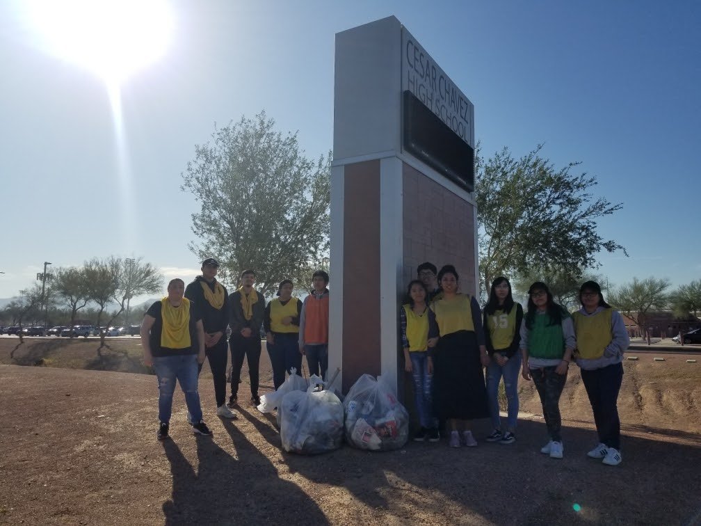 CChsChampions's tweet photo. Our @CChsChampions spent their Saturday morning cleaning up Baseline Road. We are so proud of our Seniors taking ownership of our campus and community. #BeAChampion #ThisIsWhoWeAre #LiveHereLearnHere #ClassOf2020 #PXU https://t.co/srD8g6AsZC