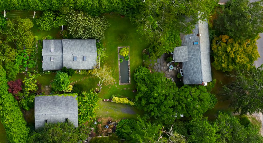MarthaGundersen's tweet photo. Join us for an Open House today from 11-1 at 11 Cove Avenue East in Sag Harbor. Under $1 Million with easy water access and only minutes from the Village of Sag Harbor. 

https://t.co/ceboM4101v

#11CoveAveEast #OpenHouse #thehamptons #hamptons #realestate #luxury #SagHarbor https://t.co/B5Z0YcIZ1g