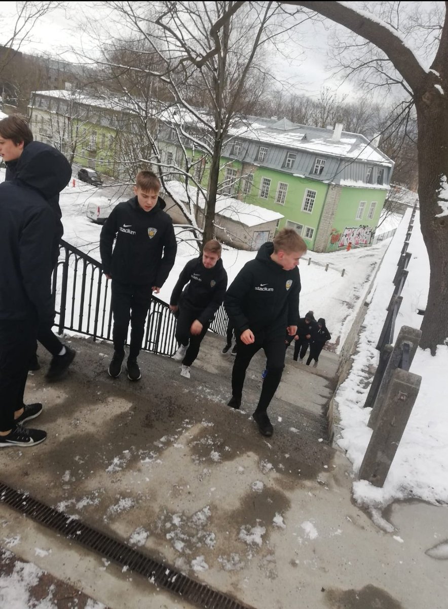 kapa_B2's tweet photo. @kapa_B2 viettää viikonlopun treenileirillä Tallinnassa. Tänään treenimatsissa oli vastassa Viron viime vuoden B-junnujen mestari @JKTallinnaKalev. Lopputulos isännille 2-1. ⚽️ https://t.co/qds4ecJVr6