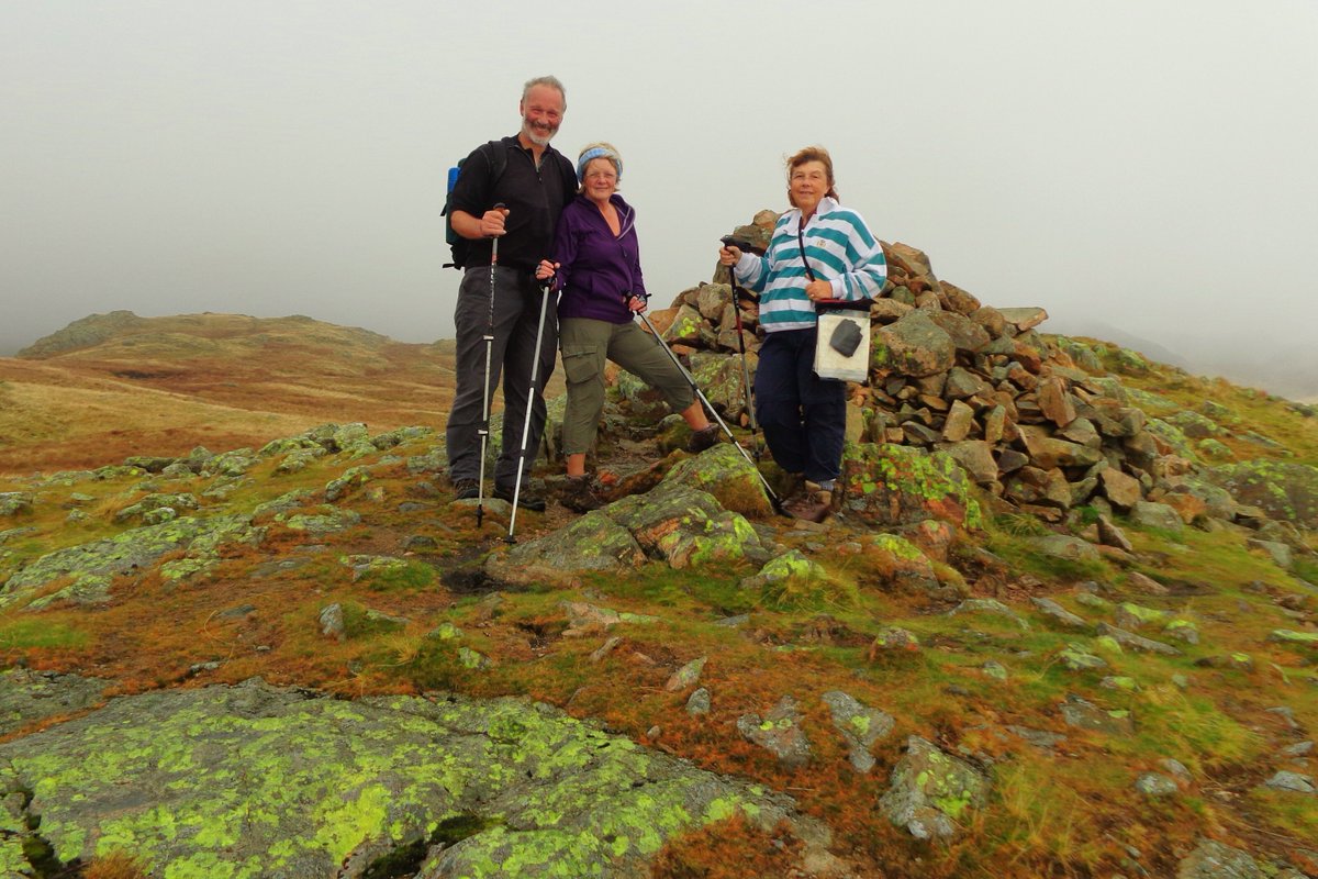 StanLeigh18's tweet photo. My #Lakeland tour of #Wainwrights continues - lowest to highest summits
Next, #MiddleFell #WesternFells - 81st on the list -1908ft in #AW Pictorial Guide 

- view of #TheScrees &amp; #Wastwater during ascent
- #Yewbarrow #KirkFell  #GreatGable beyond 
- with Terry, Ann &amp; Frances https://t.co/XZ2egg1dmN