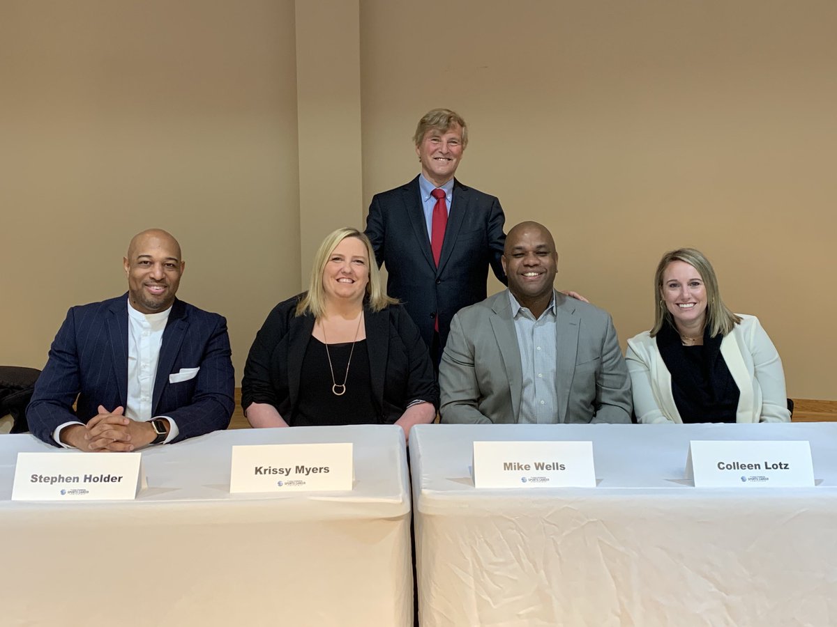 leighsteinberg's tweet photo. #LeighSteinbergSportsCareerConference Media Panel ⁦@HolderStephen⁩ ⁦@PacersKrissy⁩ ⁦@MikeWellsNFL⁩ ⁦@ColleenMack⁩ ⁦@IUPUI⁩ https://t.co/jkB3saTyI7