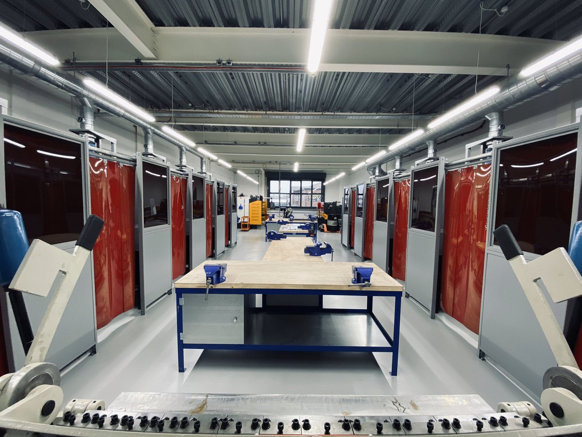 ApprisLtd's tweet photo. Fantastic images of our fabrication and welding apprenticeship workshop, courtesy of @emibet_love
#engineering #manufacturing #madeinyorkshire #YoE #yearofengineering #apprenticeships #bradford #leeds #westyorkshire #skills https://t.co/pGHfe8LyxB