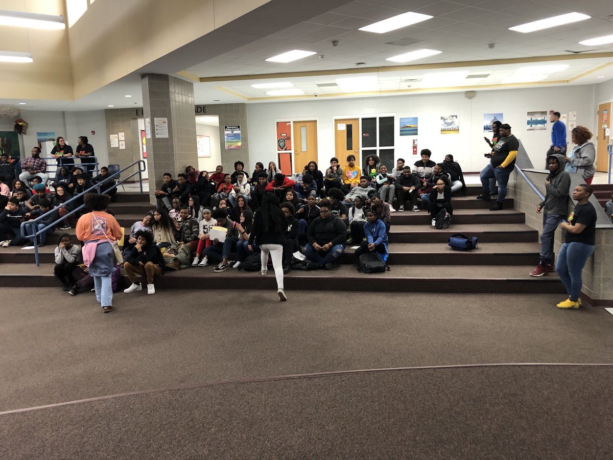 8th grade 2nd Quarter Awards Ceremony ⁦@thehairston⁩ ! In a little over 3 months they will be headed to HS! #WatchUsBeGreat #mysourpatchcrew ⁦<a href="/CEBSmith6595/">Courtney E Blake</a>⁩ ⁦<a href="/NiciaGeorge/">Nicia George</a>⁩ ⁦<a href="/kevinlmcrae/">K. McRae</a>⁩ ⁦<a href="/GCSchoolsNC/">Guilford Co. Schools</a>⁩ ⁦