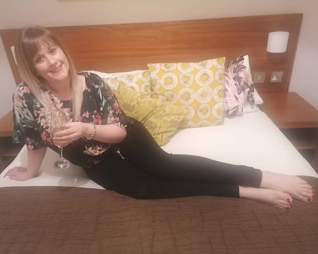 slchristopher's tweet image. Loving my spa weekend break in Cornwall great foot, great treatments, great room and a glass of wine what more can a girl need? #cornwall #foodanddrink #pampertreatments #spaweekend #relax #noheelsneeded #barefoot