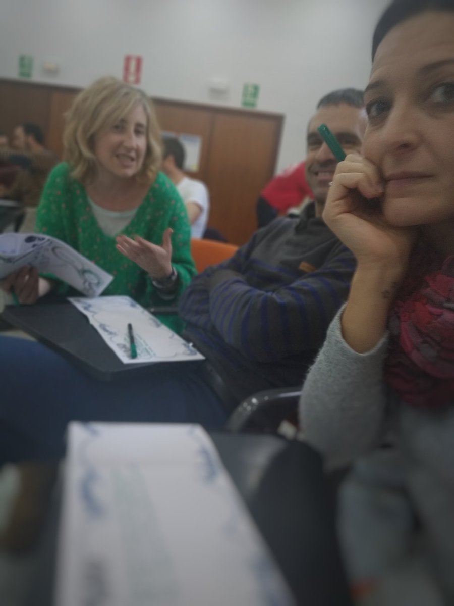 FPinnovacion's tweet photo. ➡Realizamos unas buenas prácticas para compartir entre todo el profesorado del centro los retos en los que han usado ApS.
¡Buenas ideas! ¡Hemos aprendidos tod@s! #train4future #mkd115 https://t.co/IBYZtD8tw2