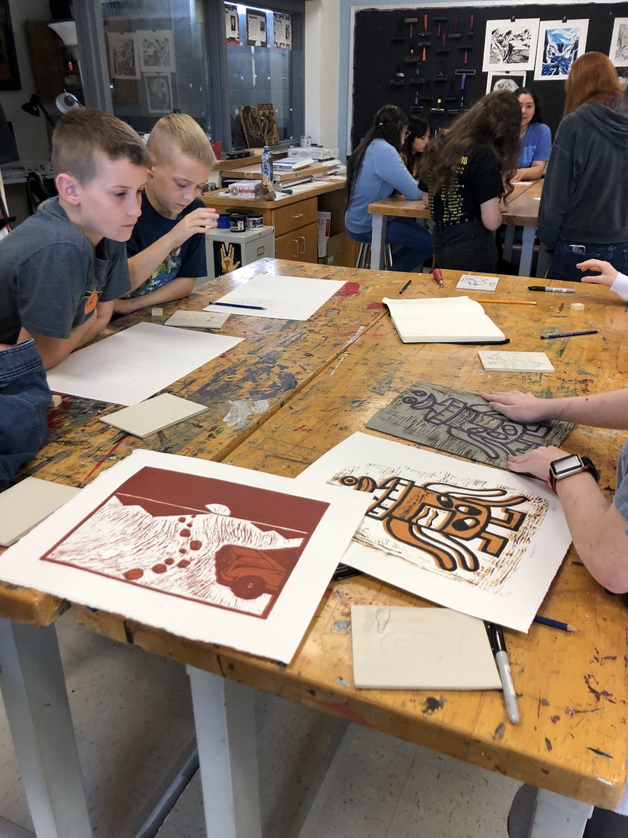 Elementary students celebrating BIG ART DAY! High school NAHS student volunteers are demonstrating awesome leadership skills. 🎨 <a href="/mcallenfinearts/">McAllen ISD Fine Arts</a> <a href="/lamar_academy/">Lamar Academy</a> <a href="/DeLeonIBArt/">De Leon Visual Arts</a> <a href="/DrGonzalez8/">J.A. Gonzalez</a> <a href="/gonzalezelem/">TheGrizzlyDen</a> <a href="/warriors112/">Wilson Elementary</a> <a href="/FieldsFalcons/">Fields Elementary</a>  <a href="/perezpioneers/">Dr. Pablo Perez Elementary</a> <a href="/NikkiRoweArt/">Nikki Rowe Art</a>