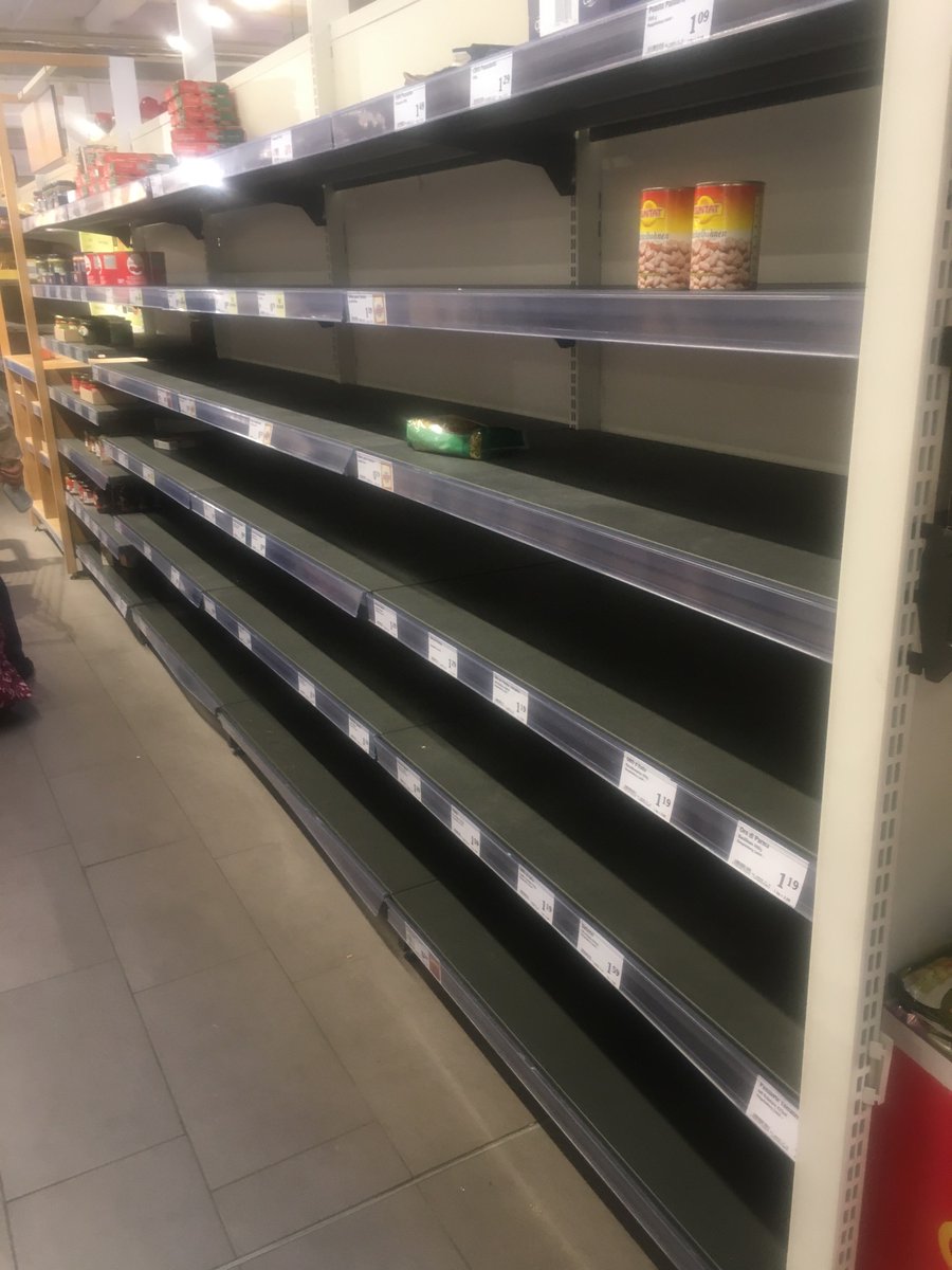 Wollte gerade etwas fürs Wochenende einkaufen, aber ich glaube Corona war schon vor mir da .... war echt überrascht