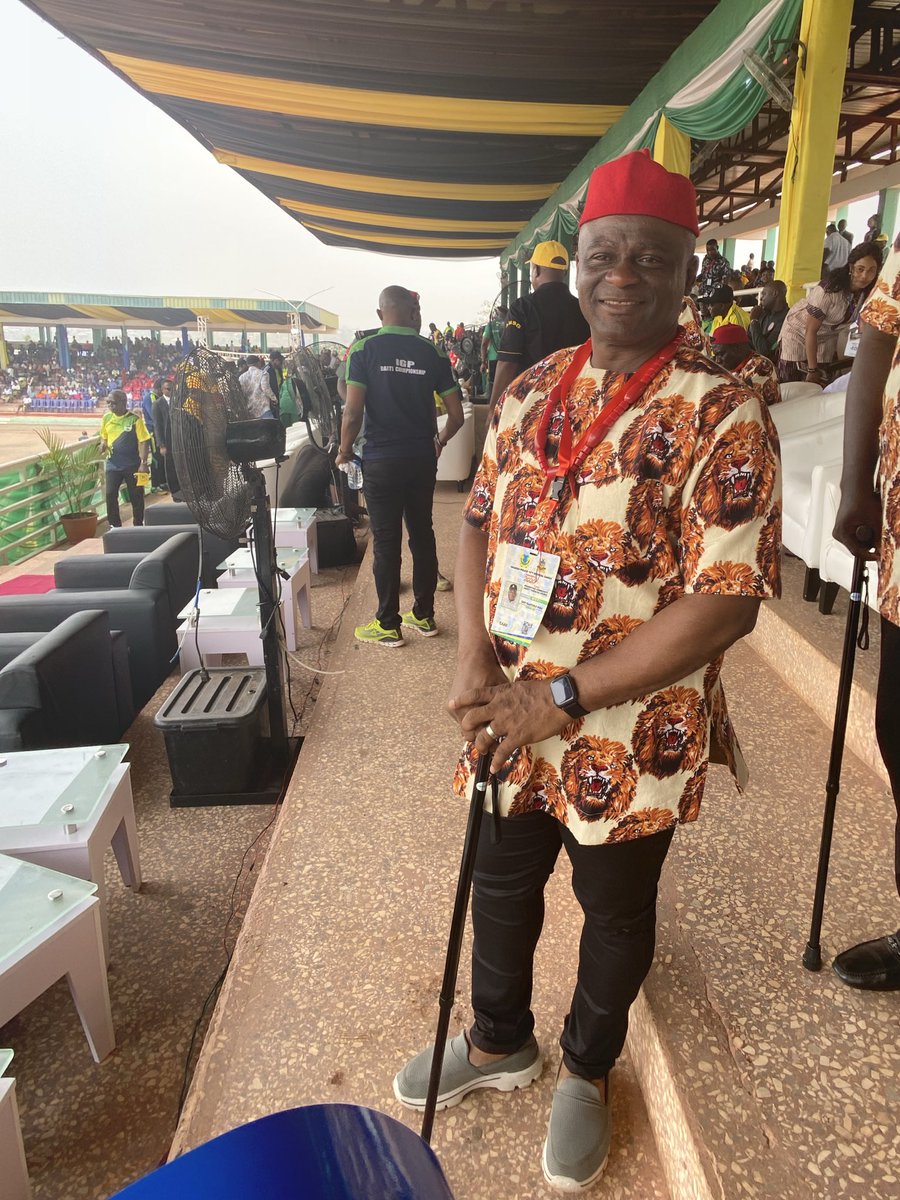 TunjiDisu1's tweet photo. Chukwudi Olatunji 😂@ the Police Games,Awka, Anambra 👍🏾👍🏾 https://t.co/tWpqgvtUmE