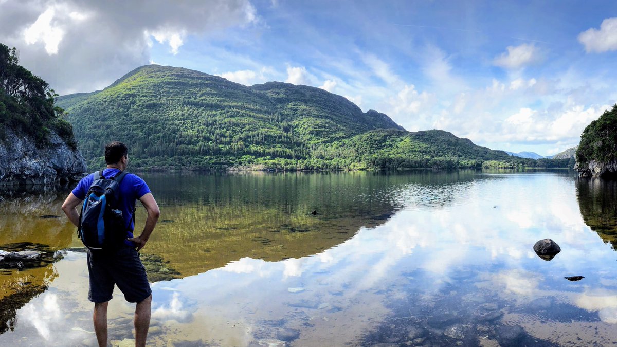 Stunning view of Muckross Lake on Torc Mountain in Killarney, Co. Kerry 😍
<a href="/naturalkerry/">visitkerry</a> <a href="/WAWHour/">#WAWHour</a> <a href="/MuckrossHouse/">Muckross House, Gardens & Traditional Farms</a>