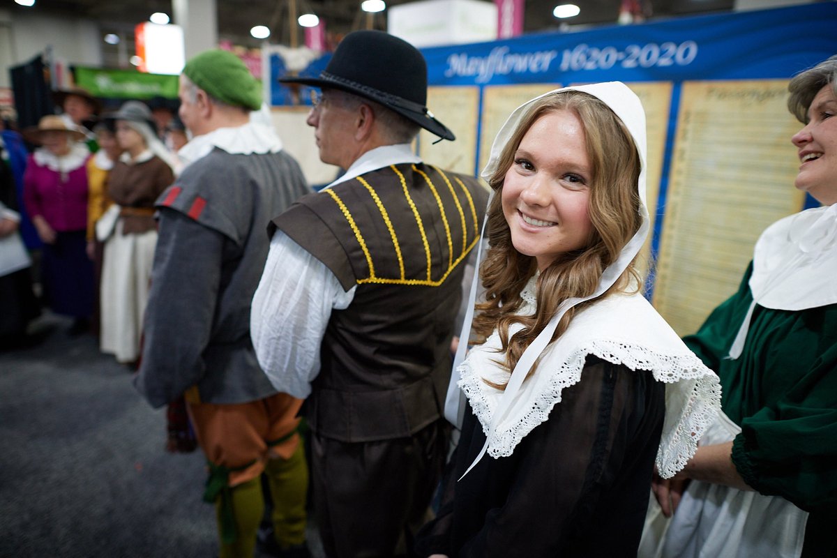 RootsTechConf's tweet image. Yesterday we commemorated the 400th Anniversary of the landing of the Mayflower. In celebration of this momentous moment, Steve Rockwood announced a collaboration between @familysearch and @AncestorExperts to digitize records of Mayflower descendants. #RootsTech #RootsTech10Years