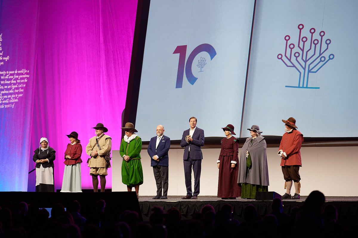 RootsTechConf's tweet image. Yesterday we commemorated the 400th Anniversary of the landing of the Mayflower. In celebration of this momentous moment, Steve Rockwood announced a collaboration between @familysearch and @AncestorExperts to digitize records of Mayflower descendants. #RootsTech #RootsTech10Years